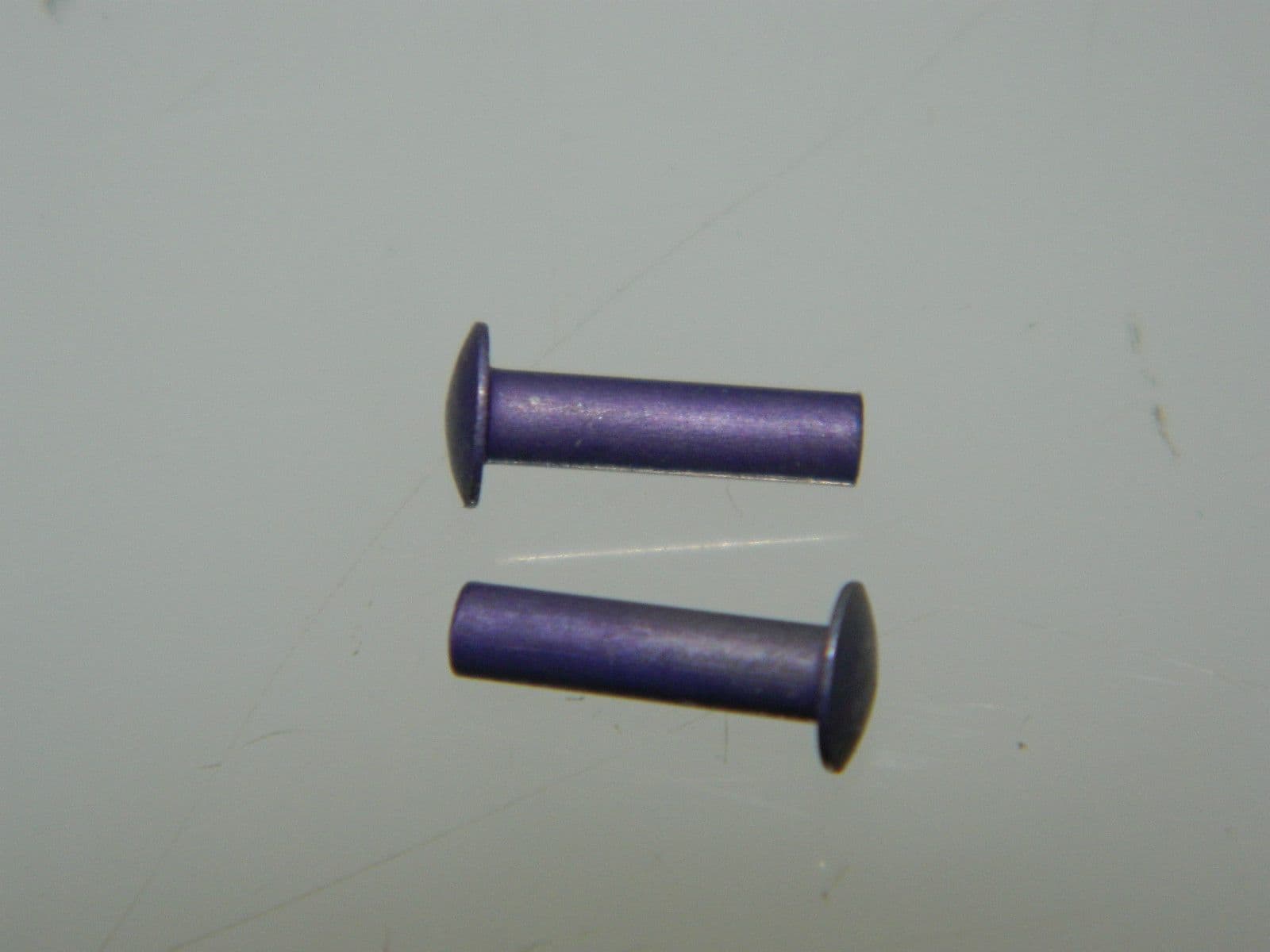 Gen0 15684 Rivets 50 x Rivets Mushroom Head Violet Dia 3/32